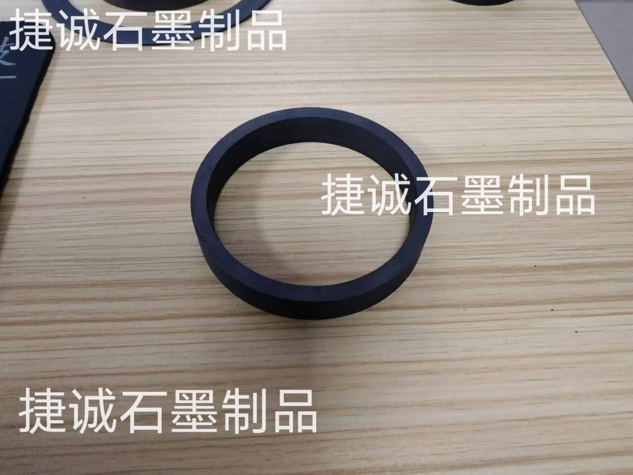 石墨套轴承，石墨轴承，浸渍石墨轴承，石墨轴套，浸树脂石墨轴承，石墨轴承套，石墨轴承轴套，石墨轴承生产厂家