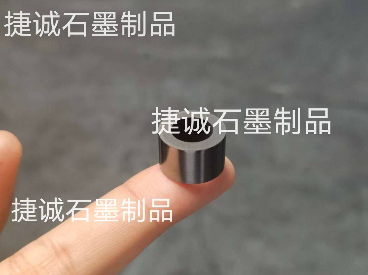 浸金属石墨轴承，浸渍石墨轴承，浸锑石墨轴承，石墨轴承，石墨轴套，高纯石墨轴承，石墨轴承加工，浸树脂石墨轴承，石墨轴承加工厂，石墨轴承生产厂家